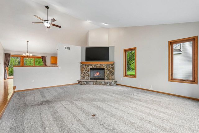 2423 Judith LANE, Waukesha, WI 53188