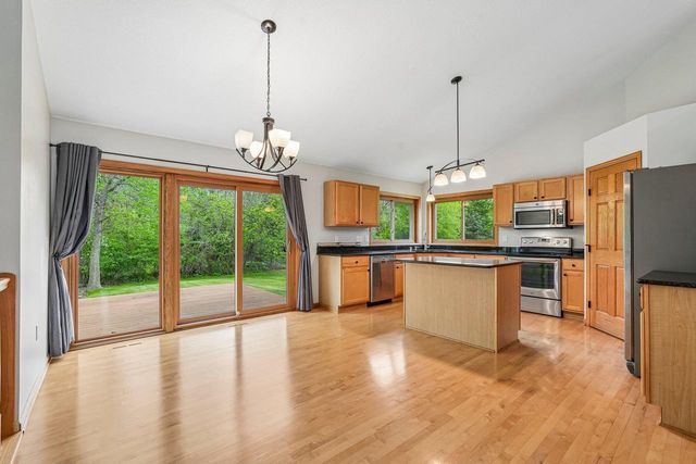 2423 Judith LANE, Waukesha, WI 53188