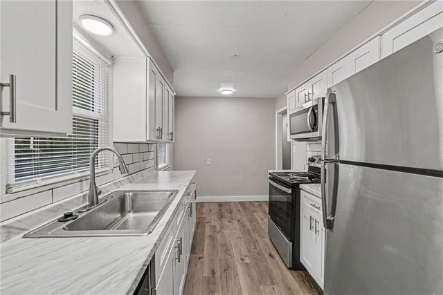 8605 Spring Valley Road, Raytown, MO 64138