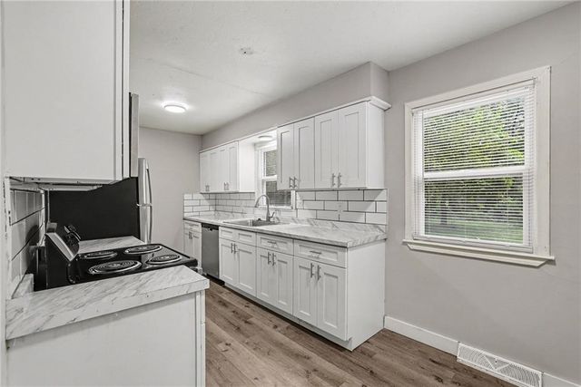 8605 Spring Valley Road, Raytown, MO 64138