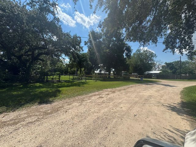 146 Catamaran Circle, Blessing, TX 77419