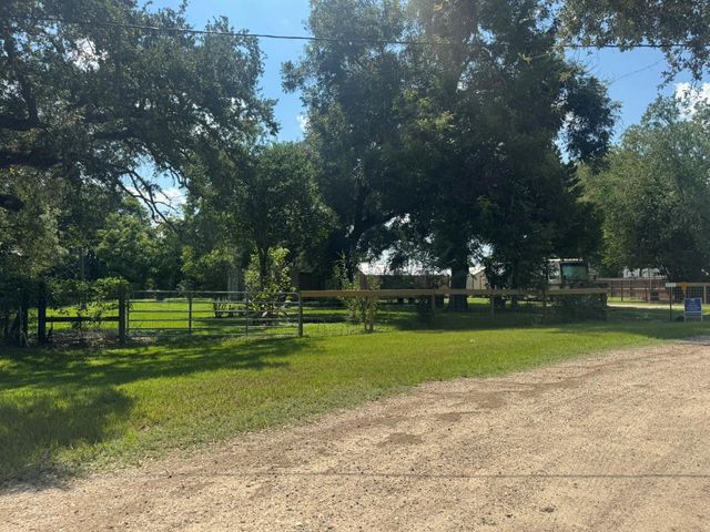 146 Catamaran Circle, Blessing, TX 77419