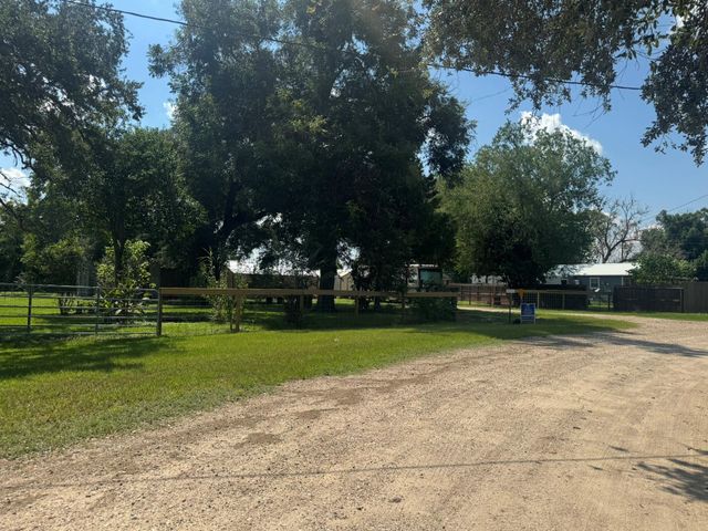 146 Catamaran Circle, Blessing, TX 77419