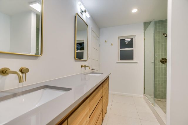 3921 Greystone DR, Austin, TX 78731