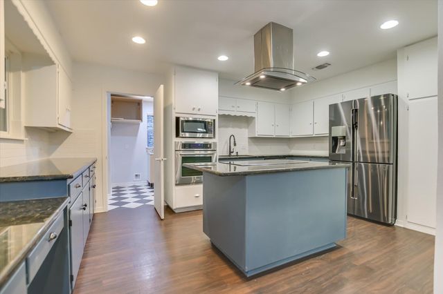 3921 Greystone DR, Austin, TX 78731