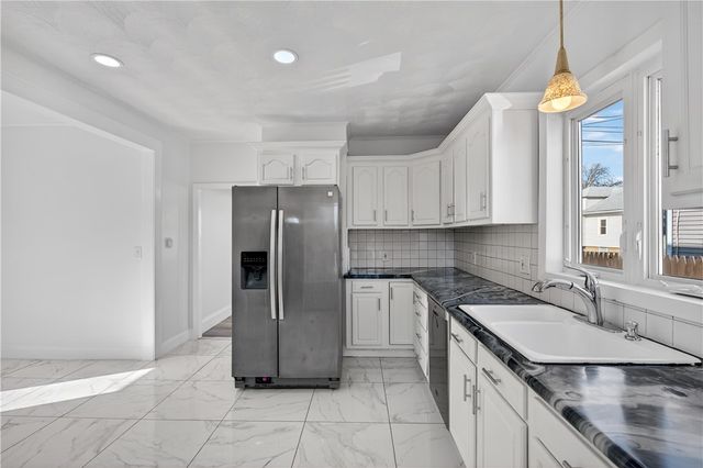 52 Sumner Avenue, Cranston, RI 02920