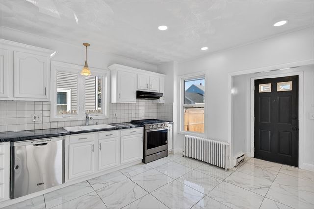 52 Sumner Avenue, Cranston, RI 02920