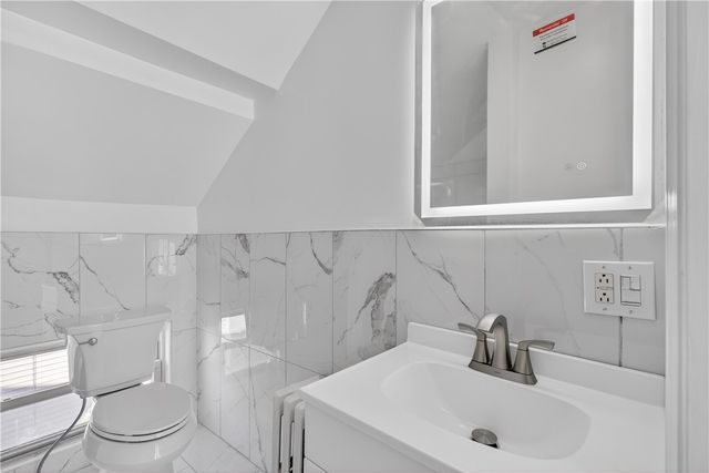 52 Sumner Avenue, Cranston, RI 02920