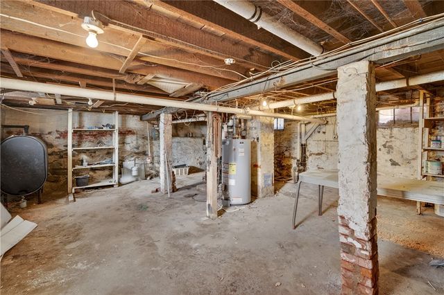 52 Sumner Avenue, Cranston, RI 02920