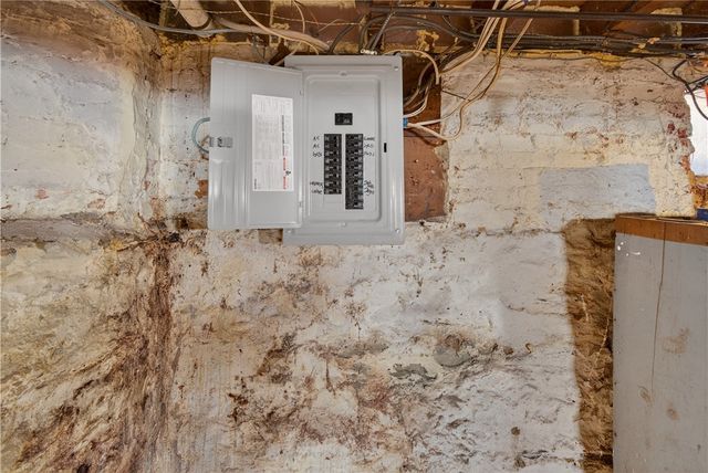 52 Sumner Avenue, Cranston, RI 02920