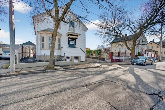 52 Sumner Avenue, Cranston, RI 02920