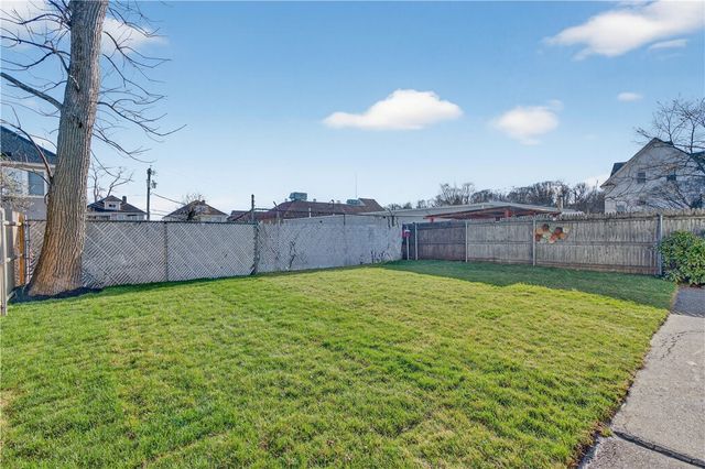 52 Sumner Avenue, Cranston, RI 02920