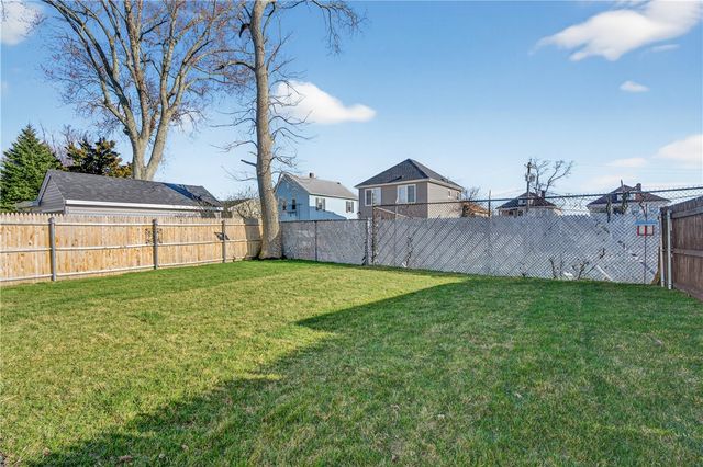 52 Sumner Avenue, Cranston, RI 02920