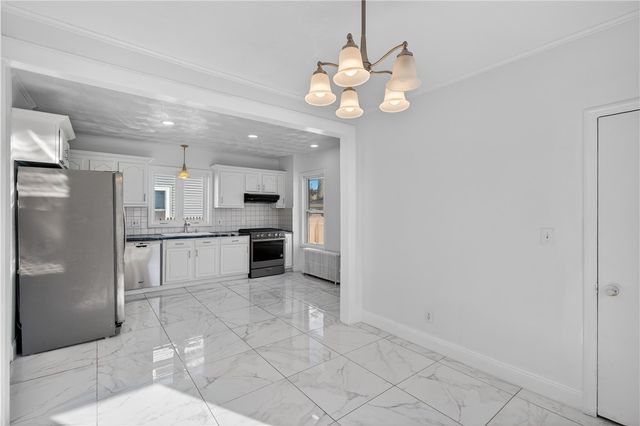 52 Sumner Avenue, Cranston, RI 02920