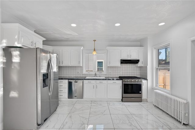 52 Sumner Avenue, Cranston, RI 02920