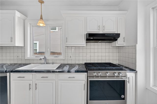 52 Sumner Avenue, Cranston, RI 02920