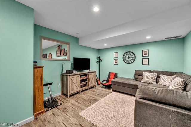 2340 Brittany Boulevard, Brunswick, OH 44212