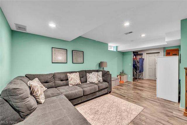 2340 Brittany Boulevard, Brunswick, OH 44212