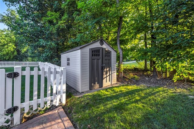 2340 Brittany Boulevard, Brunswick, OH 44212