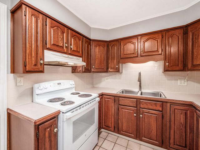 696 Williams Road, Columbus, OH 43207