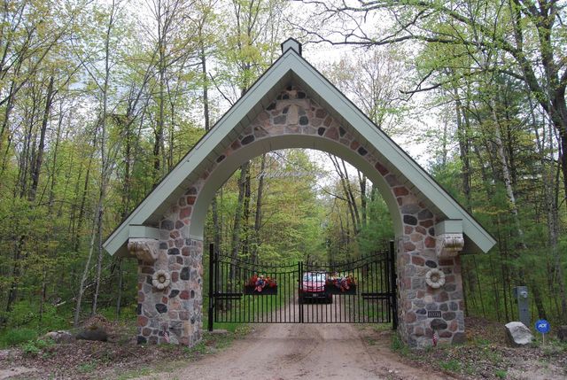 N11502 Nelson ROAD, Wausaukee, WI 54177