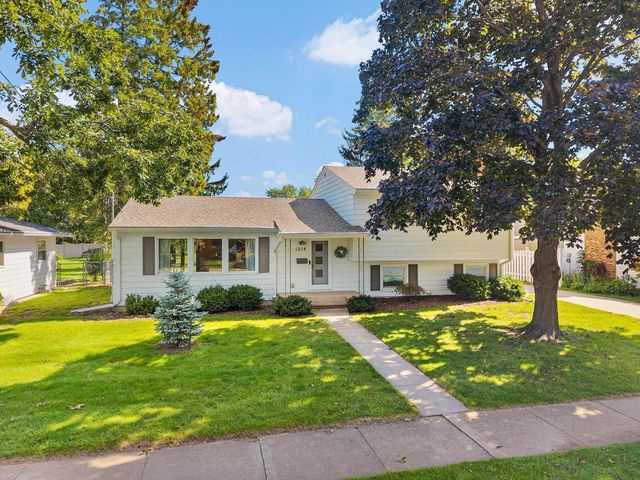 1214 CAMPBELL STREET, Neenah, WI 54956