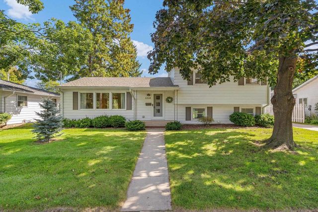 1214 CAMPBELL STREET, Neenah, WI 54956