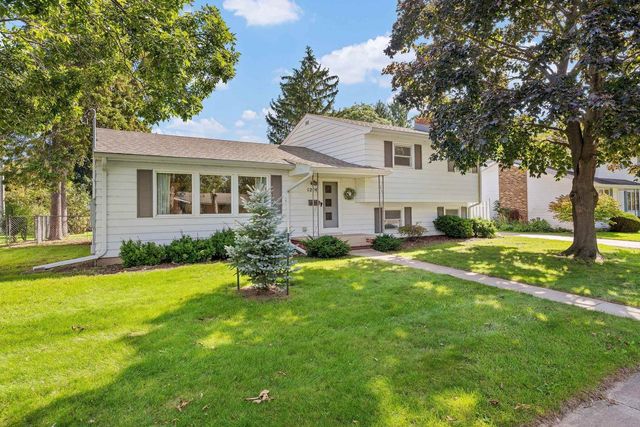 1214 CAMPBELL STREET, Neenah, WI 54956