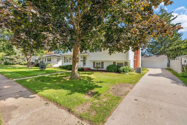 1214 CAMPBELL STREET, Neenah, WI 54956