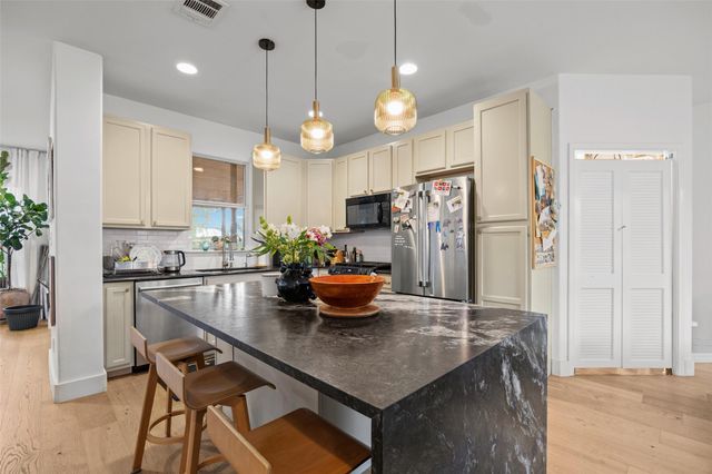 1511 E 13th ST, Austin, TX 78702