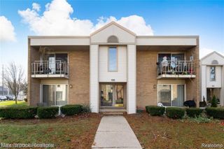 1671 Cass Lake Road, Keego Harbor, MI 48320