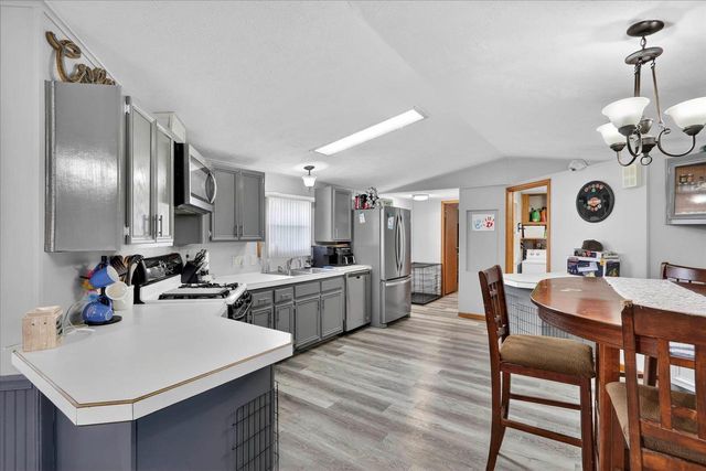 112 Falling Creek Circle, Janesville, WI 53548