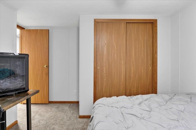 112 Falling Creek Circle, Janesville, WI 53548