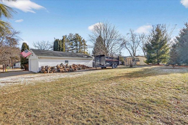 112 Falling Creek Circle, Janesville, WI 53548