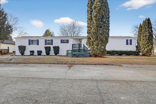 112 Falling Creek Circle, Janesville, WI 53548