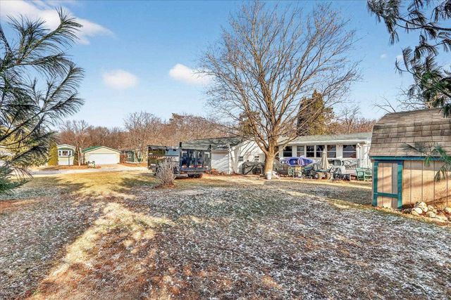 112 Falling Creek Circle, Janesville, WI 53548