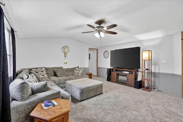 112 Falling Creek Circle, Janesville, WI 53548