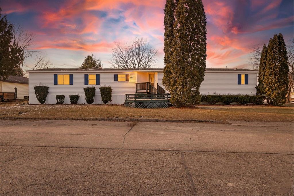 112 Falling Creek Circle, Janesville, WI 53548