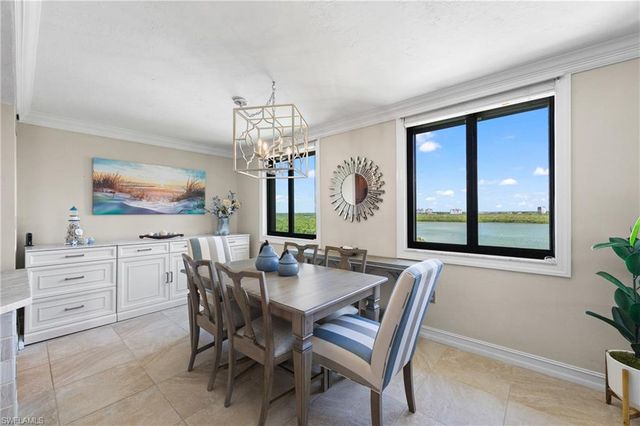 15 Bluebill AVE 606, Naples, FL 34108