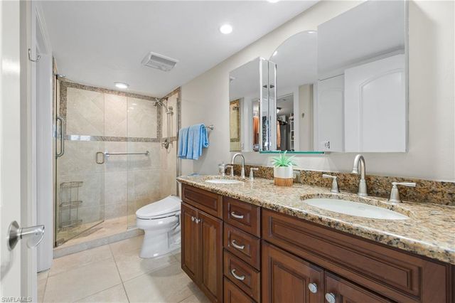 15 Bluebill AVE 606, Naples, FL 34108