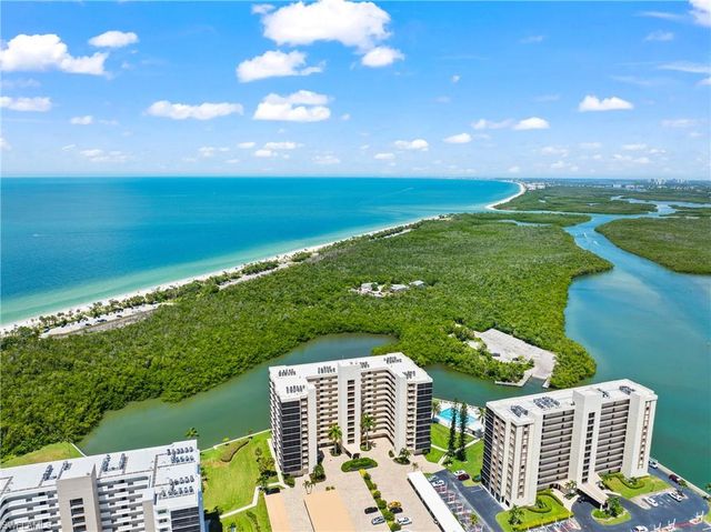 15 Bluebill AVE 606, Naples, FL 34108