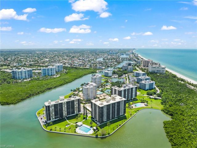 15 Bluebill AVE 606, Naples, FL 34108