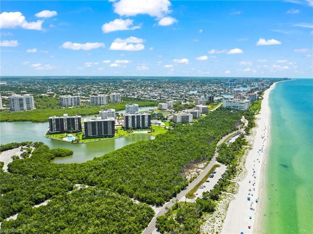 15 Bluebill AVE 606, Naples, FL 34108