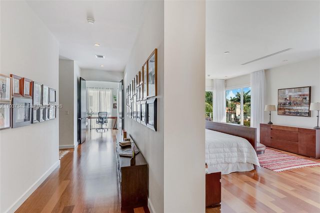 3835 Carole Ct, Miami, FL 33133