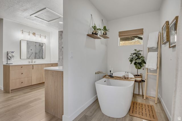 10870 S LOSTWOOD DR, Sandy, UT 84092