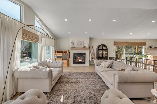 10870 S LOSTWOOD DR, Sandy, UT 84092