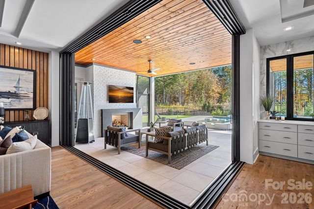 21119 Vandrake Circle, Davidson, NC 28036