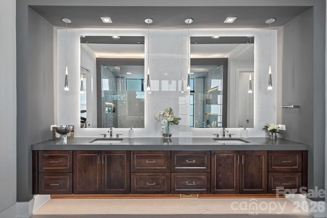 21119 Vandrake Circle, Davidson, NC 28036