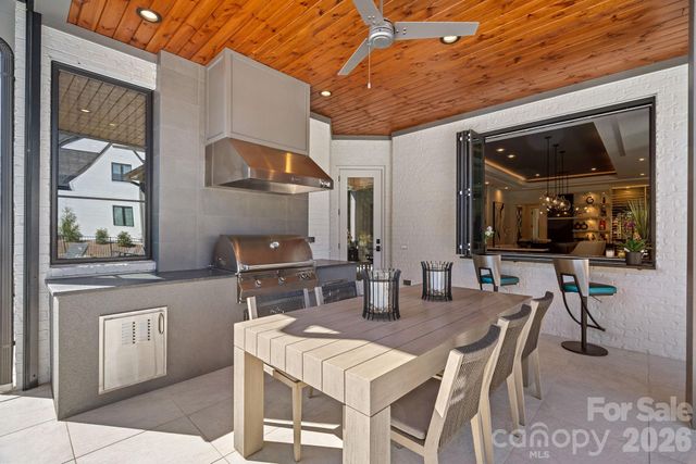 21119 Vandrake Circle, Davidson, NC 28036