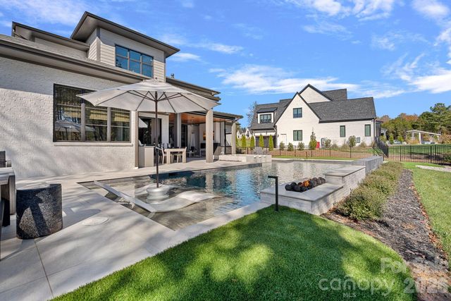 21119 Vandrake Circle, Davidson, NC 28036